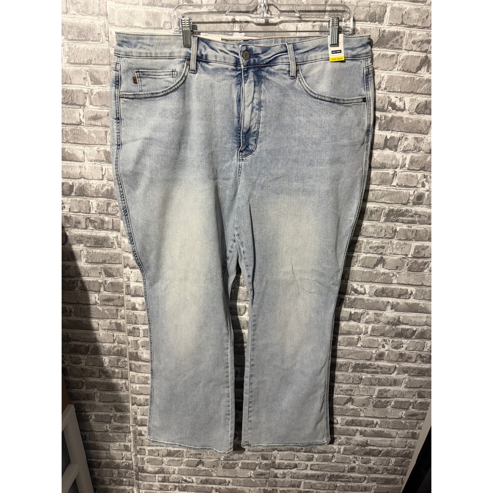 Judy Blue High Waist Boot Cut Jeans Light Wash 22W Short Inseam NWT